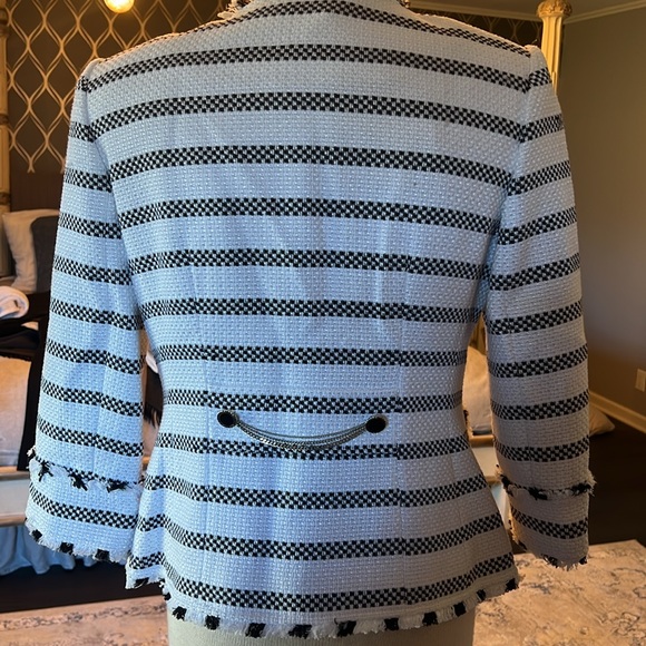 Chic Black and White Striped Women's Jacket - Picture 6 of 8